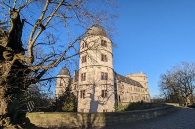 Die Wewelsburg – Kurzführung zur Schlossgeschichte mit Dolmetscher in Deutscher Gebärdensprache